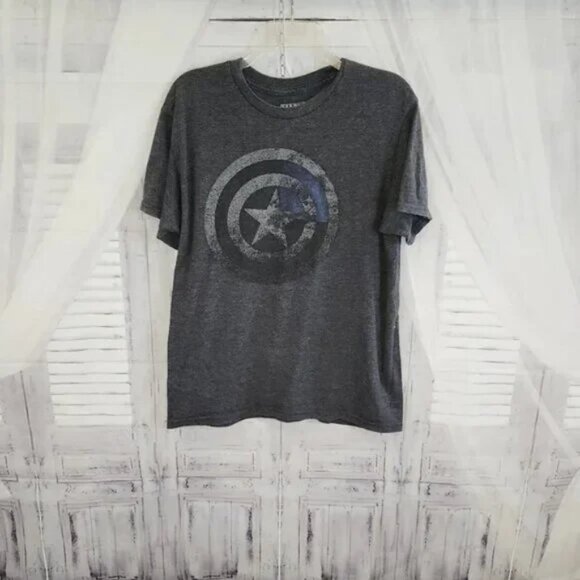 Captain America T-Shirt - Picture 1 of 2